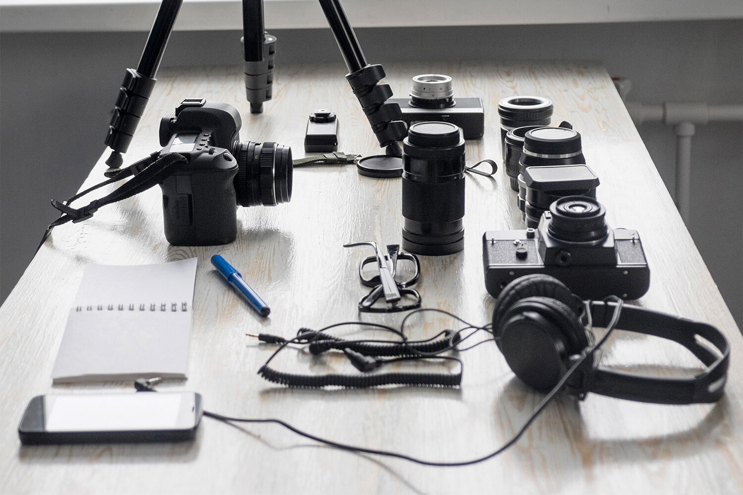 เตรียมอุปกรณ์พื้นฐาน - Aiman อุปกรณ์สตูดิโอครบวงจร สำหรับมือใหม่ถึงมืออาชีพ เตรียมอุปกรณ์พื้นฐาน - Aiman อุปกรณ์สตูดิโอครบวงจร สำหรับมือใหม่ถึงมืออาชีพ