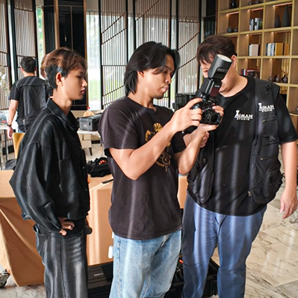 ถ่ายภาพ ถ่ายวิดีโอ เพจ ธุรกิจพลิกล็อค