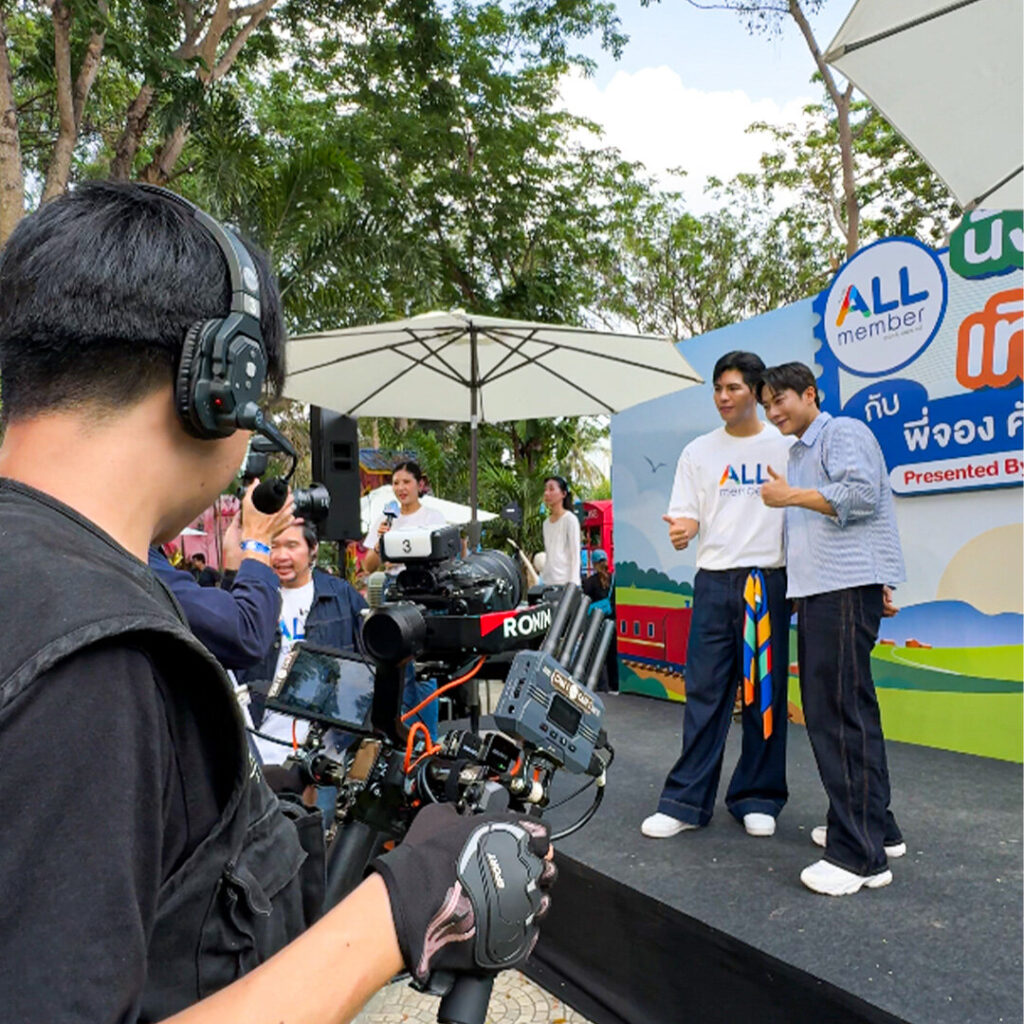 งานไลฟ์สด All member นั่งรถไฟเที่ยวกับพี่จอง คัลแลน